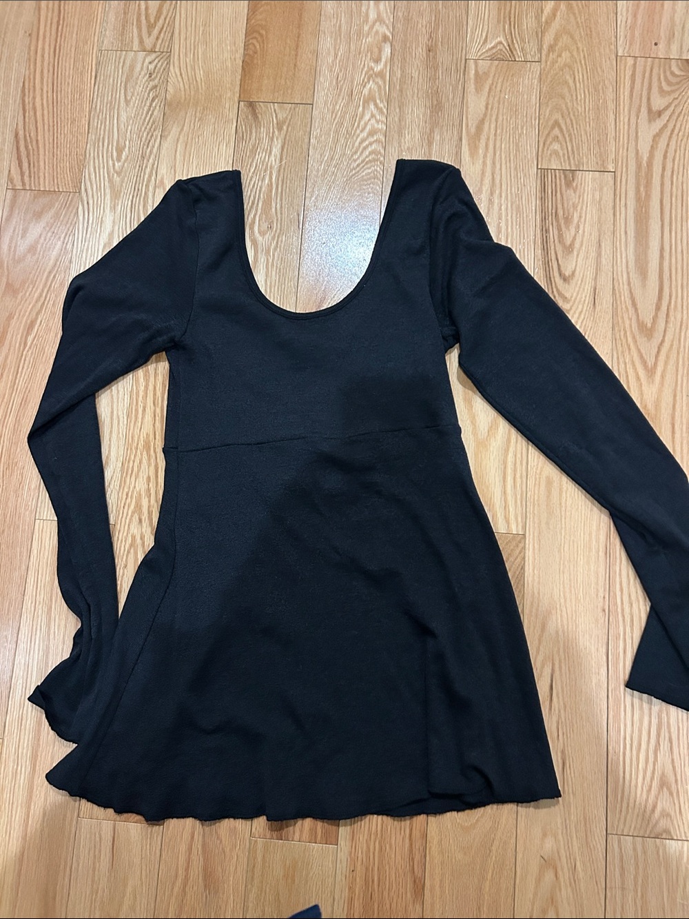 Michael Stars Black Long-Sleeve Scoop Neck Top lower scoop in back wider bottom